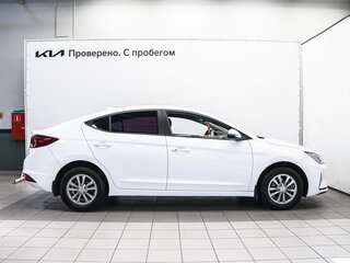 2019 Hyundai Avante VI Рестайлинг, белый, 1550000 рублей, вид 5