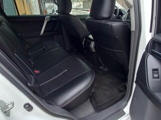 2012 Toyota Land Cruiser Prado 150 Series, белый, 4000000 рублей, вид 3