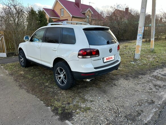 2009 Volkswagen Touareg I Рестайлинг, белый, 1130000 рублей - вид 6
