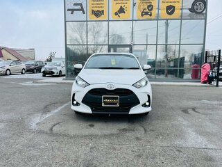 2020 Toyota Yaris IV, белый, 1199000 рублей, вид 3