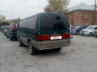 1994 Nissan Caravan III (E24), зелёный, 800000 рублей, вид 2
