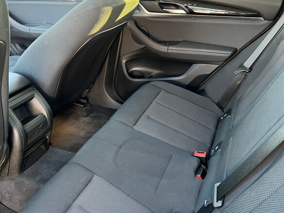 2019 BMW X3 20i xDrive III (G01), чёрный, 3495000 рублей - вид 15