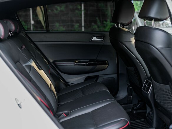 2018 Kia Sportage IV Рестайлинг, белый, 2230000 рублей - вид 13