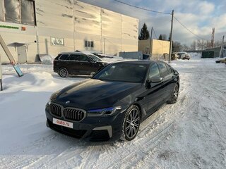 2019 BMW 5 серии M550d xDrive VII (G30/G31/G38), чёрный, 5000000 рублей, вид 3