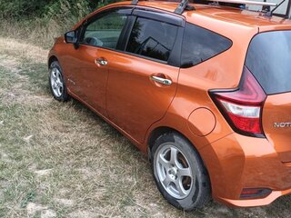 2018 Nissan Note e-Power II Рестайлинг, золотистый, 1220000 рублей, вид 3