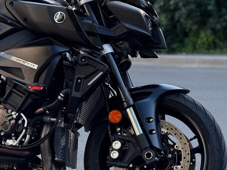 2020 Yamaha MT-10, чёрный, 1500000 рублей, вид 3