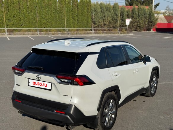 2022 Toyota RAV4 V (XA50), белый, 2790000 рублей - вид 6
