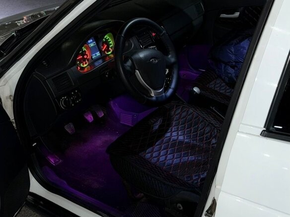 2013 Lada (ВАЗ) Priora I Рестайлинг, белый, 400000 рублей - вид 20