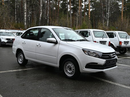 2025 Lada (ВАЗ) Granta I Рестайлинг, белый, 828000 рублей, вид 1