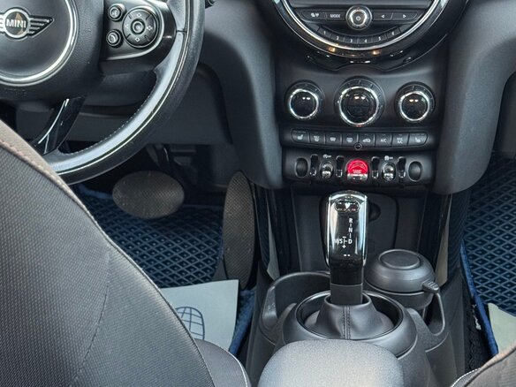 2018 Mini Hatch Cooper III (F55/F56), голубой, 1800000 рублей - вид 9