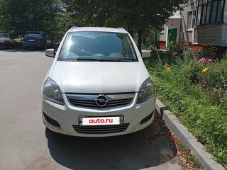 2012 Opel Zafira B Рестайлинг, белый, 725000 рублей, вид 1