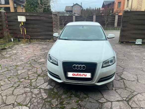 2012 Audi A3 II (8P) Рестайлинг 2, белый, 820000 рублей