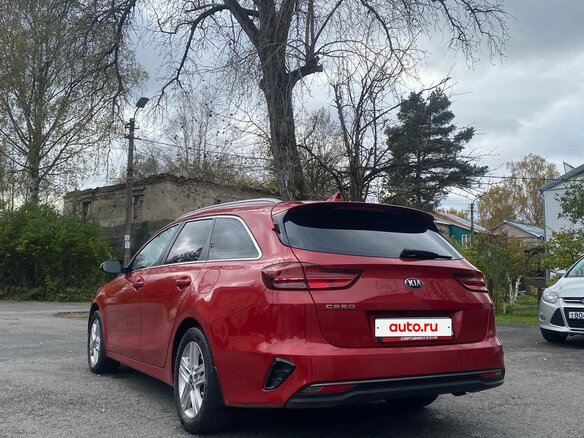 2019 Kia Ceed III, красный, 1350000 рублей - вид 4