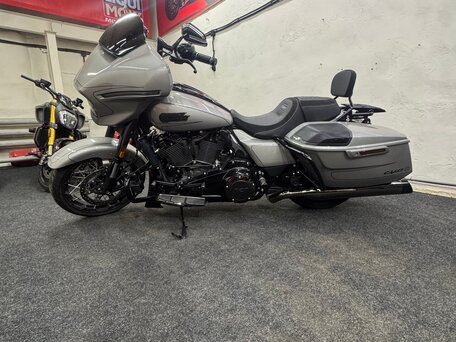 2023 Harley-Davidson CVO Street Glide, серебристый, 4200000 рублей, вид 3