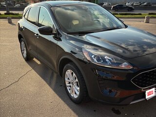 2020 Ford Escape IV, чёрный, 1700000 рублей, вид 3