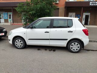 2013 Skoda Fabia II Рестайлинг, белый, 450000 рублей, вид 4