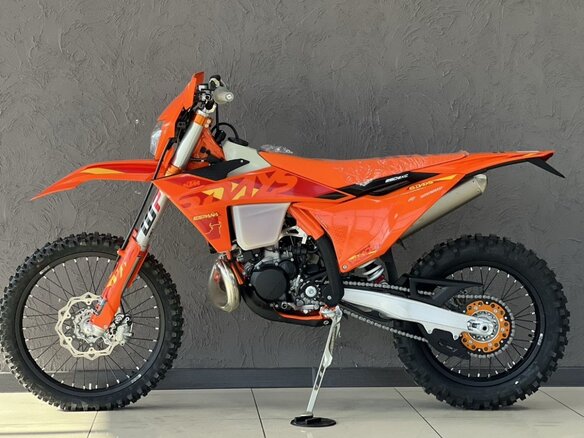 2025 KTM 250 EXC, оранжевый, 1250000 рублей - вид 4