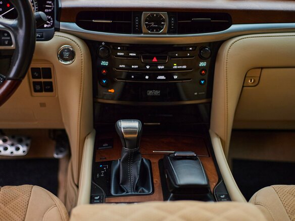 2018 Lexus LX 570 III Рестайлинг 2, серый, 8000000 рублей - вид 26