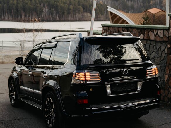 2008 Lexus LX 570 III, чёрный, 3380000 рублей - вид 2