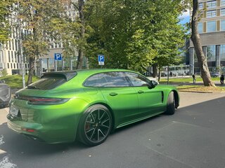 2018 Porsche Panamera GTS Sport Turismo II, зелёный, 8300000 рублей, вид 4