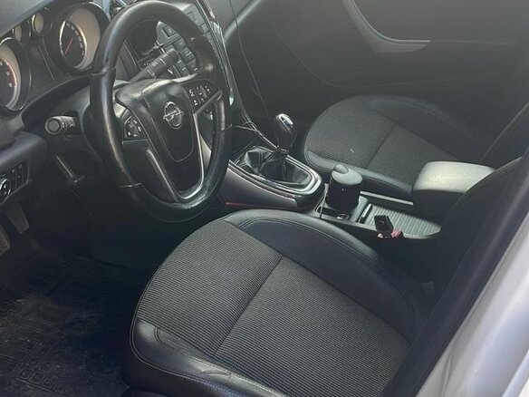 2012 Opel Astra J Рестайлинг, белый, 774000 рублей - вид 4