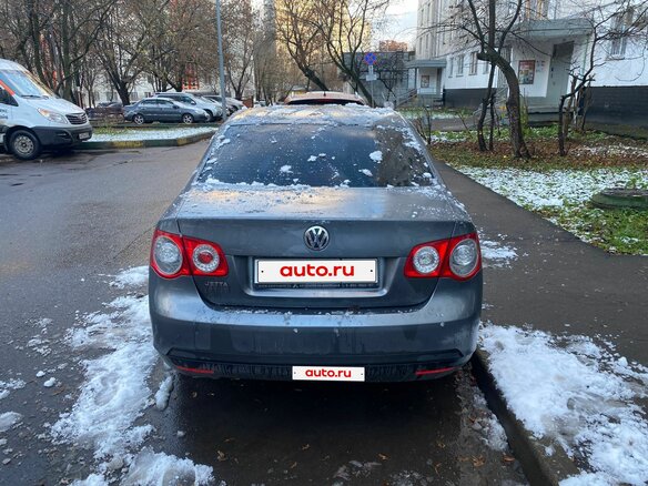 2009 Volkswagen Jetta V, серый, 1000000 рублей - вид 2