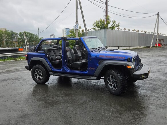 2018 Jeep Wrangler IV (JL), синий, 3499000 рублей