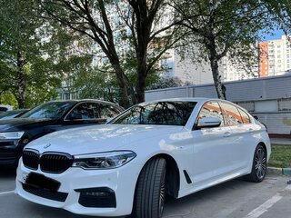 2019 BMW 5 серии 530d xDrive VII (G30/G31/G38), белый, 5450000 рублей, вид 1