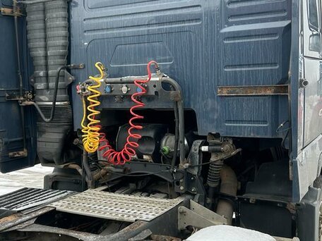 2011 Volvo FH, серый, 4390000 рублей, вид 2