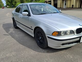2003 BMW 5 серии 525i IV (E39) Рестайлинг, серебристый, 940000 рублей, вид 2