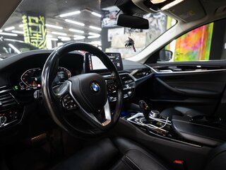 2020 BMW 5 серии 530d xDrive VII (G30/G31/G38) Рестайлинг, чёрный, 4700000 рублей, вид 4