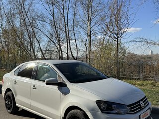 2017 Volkswagen Polo V Рестайлинг, белый, 1500000 рублей, вид 1