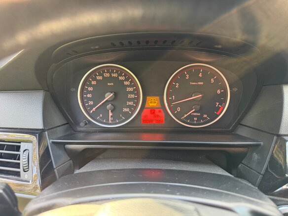 2008 BMW 5 серии 525xi V (E60/E61) Рестайлинг, чёрный, 1050000 рублей - вид 10