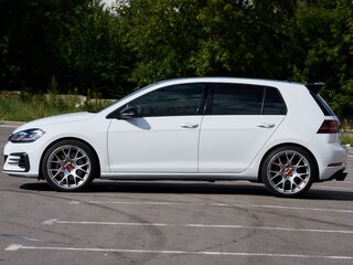 2019 Volkswagen Golf GTI VII Рестайлинг, белый, 2600000 рублей, вид 4