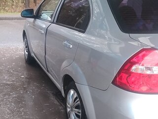 2011 Chevrolet Aveo I Рестайлинг, серебристый, 400000 рублей, вид 3