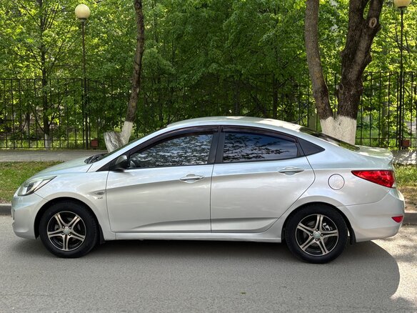 2011 Hyundai Solaris I, серебристый - вид 8