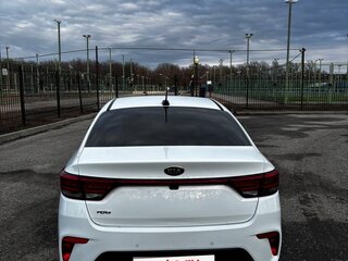 2017 Kia Rio IV, белый, 1400000 рублей, вид 5