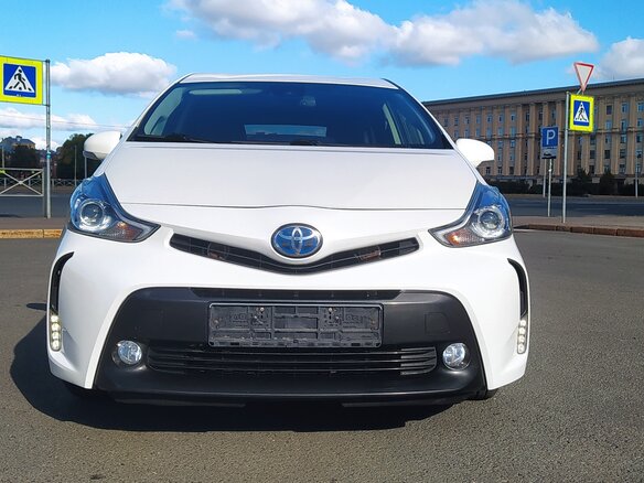 2019 Toyota Prius v (+) I Рестайлинг (ZVW40/41), белый, 2490000 рублей - вид 36