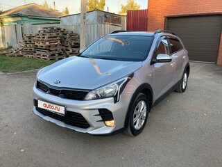 2021 Kia Rio X IV Рестайлинг, серебристый, 1800000 рублей, вид 1