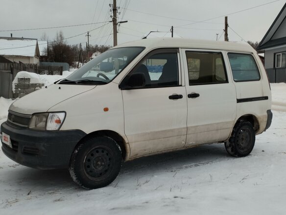 1997 Toyota Lite Ace V, белый, 380000 рублей - вид 3