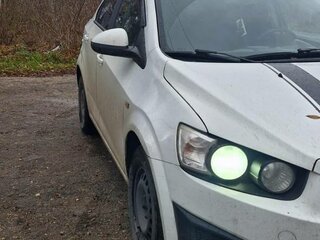 2013 Chevrolet Aveo II, белый, 550000 рублей, вид 1