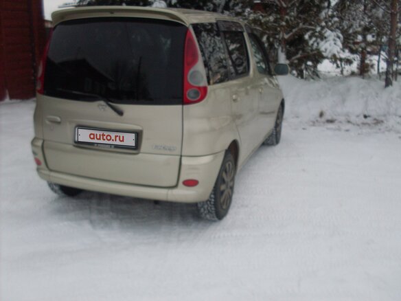 2002 Toyota FunCargo, золотистый, 545000 рублей - вид 1