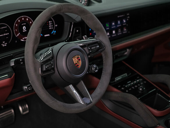 2026 Porsche Cayenne GTS III Рестайлинг, чёрный, 25600000 рублей - вид 18