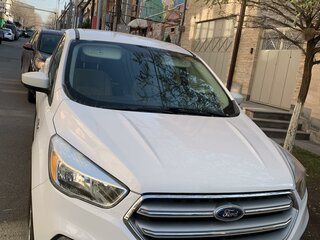 2016 Ford Escape III Рестайлинг, белый, 1500000 рублей, вид 2