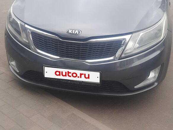 2014 Kia Rio 6-speed III, серый, 660000 рублей - вид 2