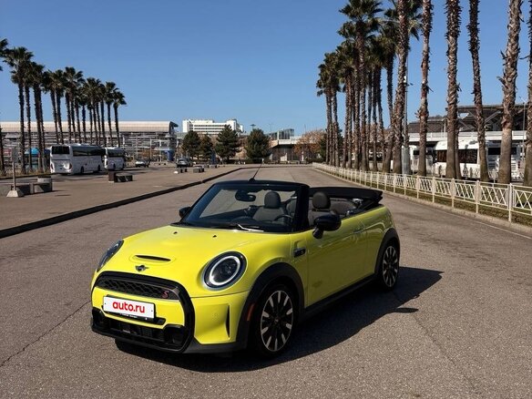 2023 Mini Cabrio Cooper S III Рестайлинг 2, жёлтый, 3750000 рублей - вид 1