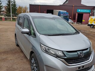 2018 Honda Freed+ II, серый, 1700000 рублей, вид 3