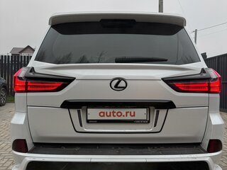 2019 Lexus LX 570 III Рестайлинг 2, белый, 9500000 рублей, вид 4
