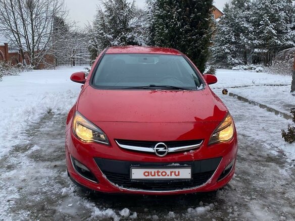 2013 Opel Astra J Рестайлинг, красный, 850000 рублей - вид 1