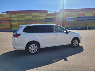 2017 Toyota Corolla Fielder XI (E160, E170, E180) Рестайлинг 1, белый, 1300000 рублей, вид 2